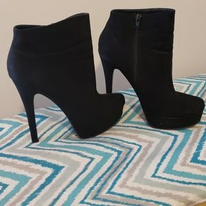 Chinese laundry gently worn boots